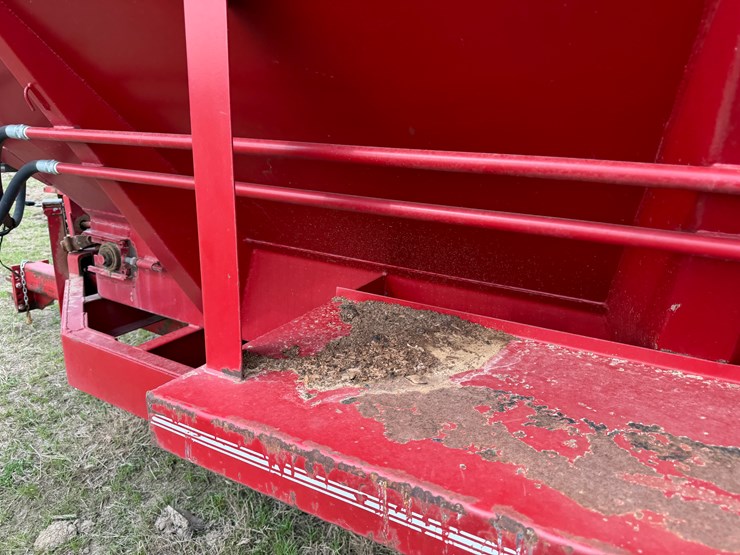 #41020-•-chandler-equipmen-17'-pull-type-spreader-image-25