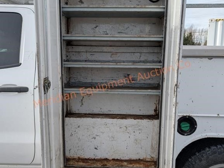 2017-chevrolet-silverado-3500-image-39