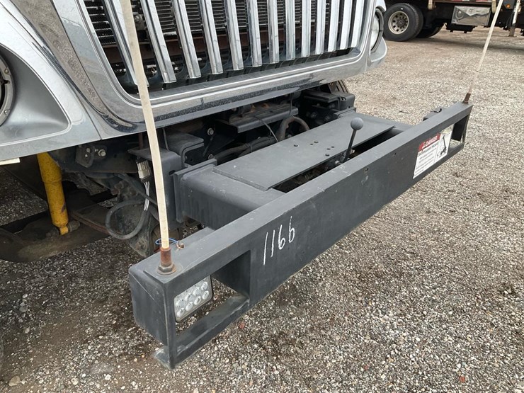 2014-international-7300-image-10