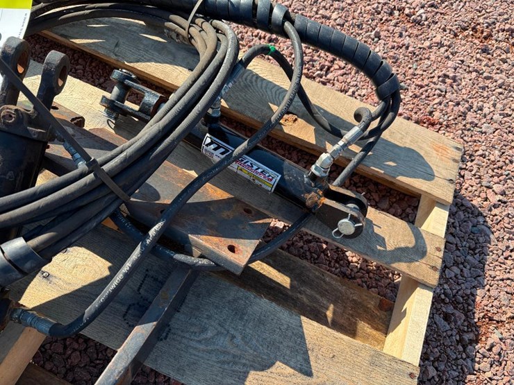 #409-•-lot-409-image-4