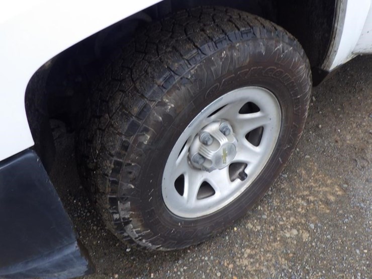 2018-chevrolet-1500-image-13