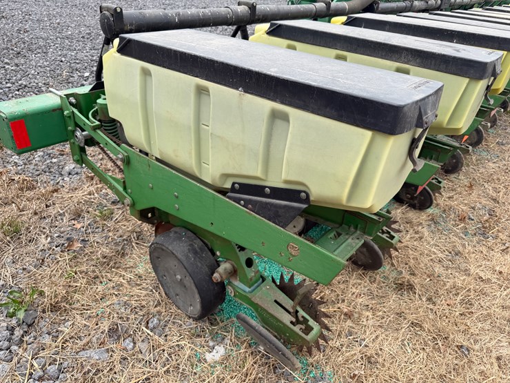 john-deere-12-image-62