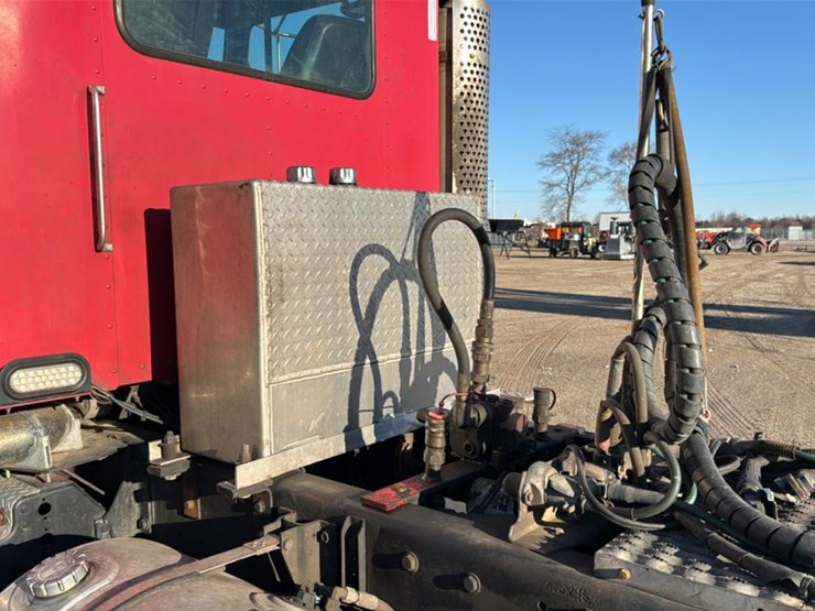 2005-kenworth-t800-image-19