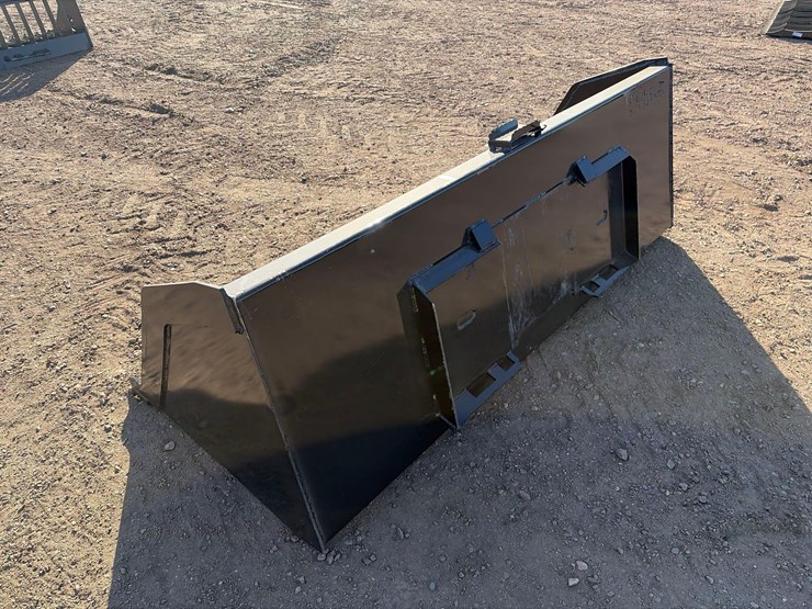 skid-steer-snow/litter-bucket-image-4