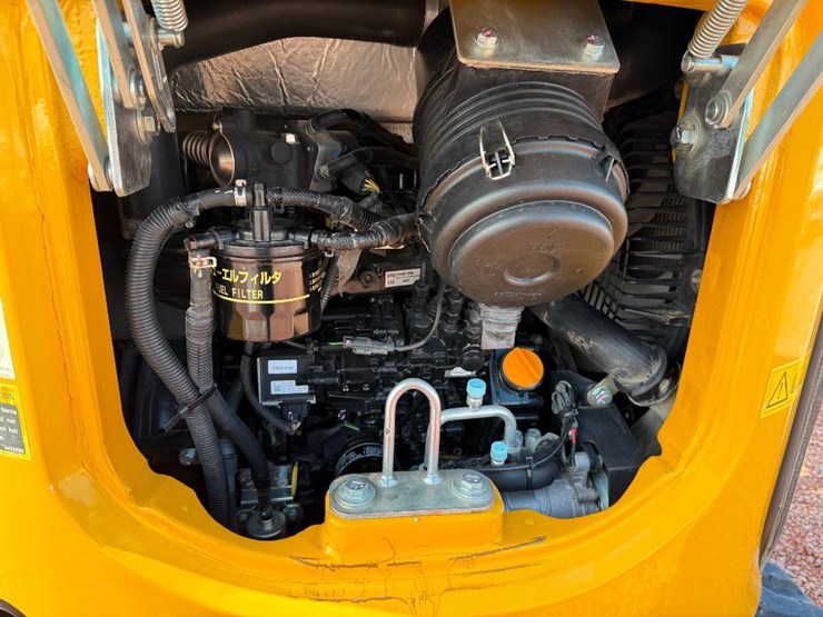 2021-deere-30g-image-40