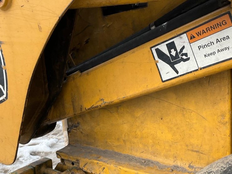 2004-john-deere-320-image-50