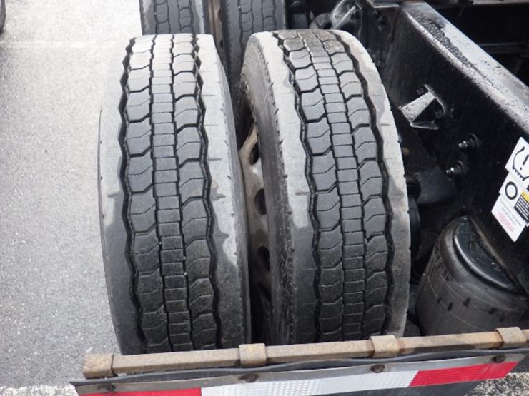 2022-kenworth-t680-image-13