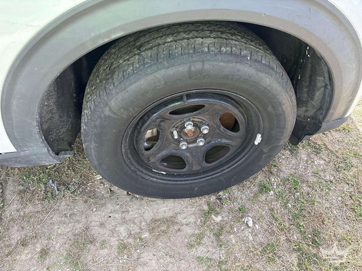 2020-ford-explorer-image-22