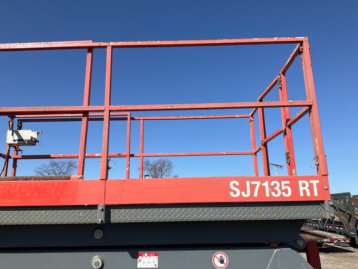 2015-skyjack-sj7135rt-image-33