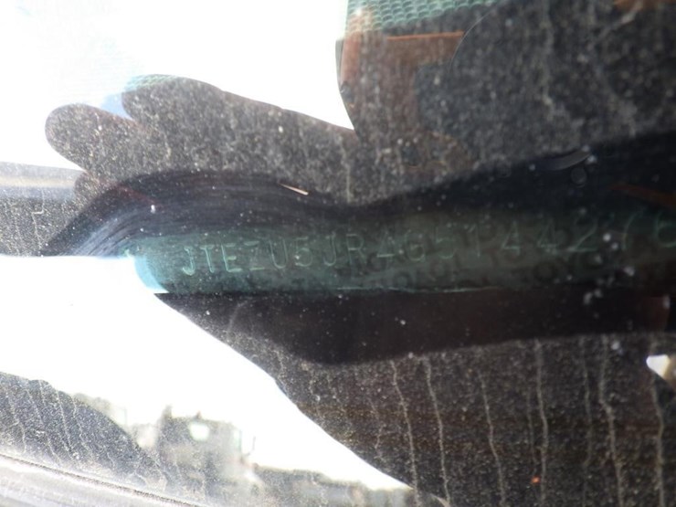 2016-toyota-4-runner-image-15