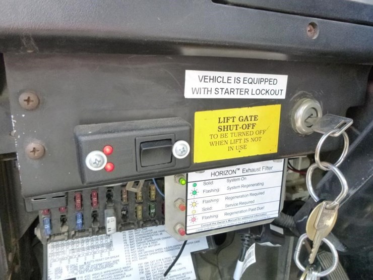 1995-international-4700-image-10