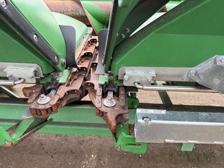 john-deere-c8r-image-36