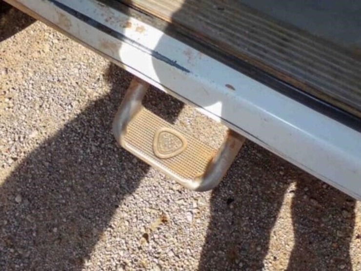 2002-chevrolet-3500-image-16