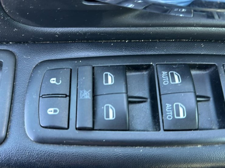 2015-dodge-grand-caravan-sxt-image-36