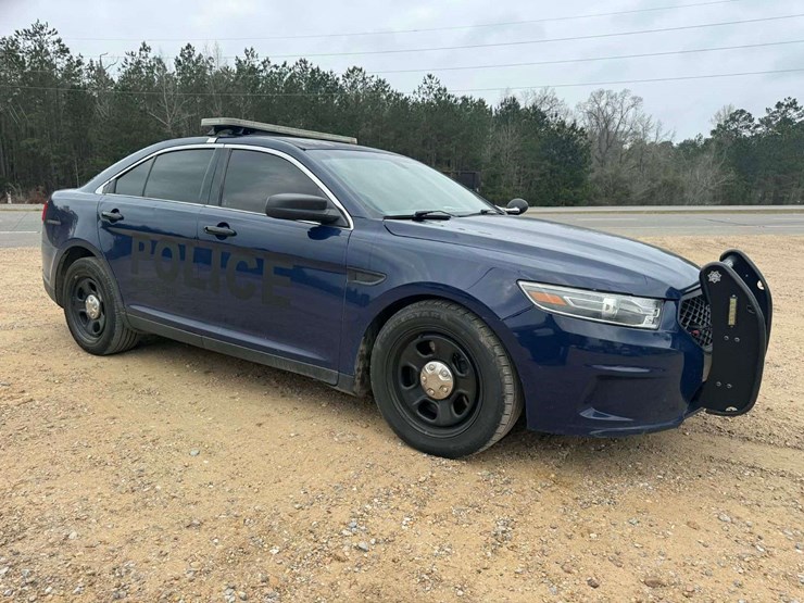 2017-ford-taurus-4-door-sedan-police-package-(132,339-miles)-image-6