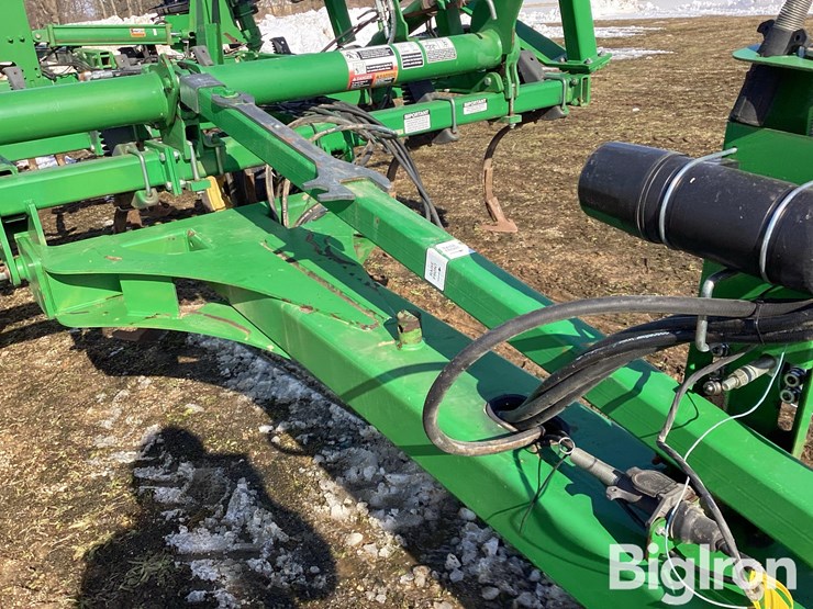 2012-john-deere-2210l-image-12