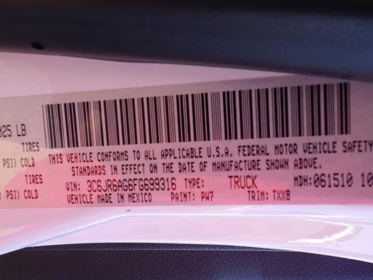 2015-dodge-1500-image-15