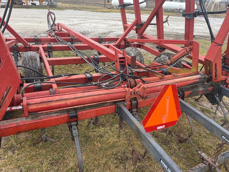 case-ih-4300-image-17