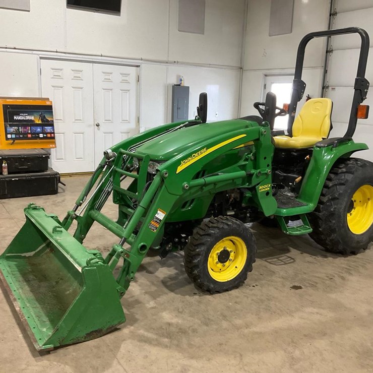 2010 JOHN DEERE 3520