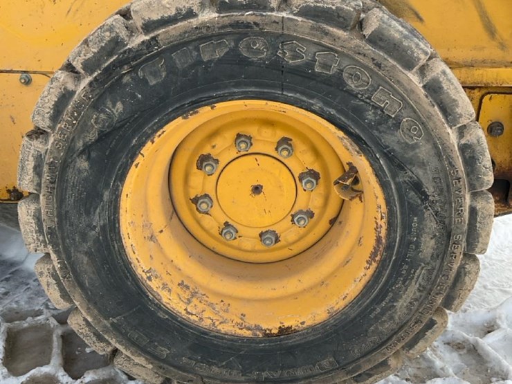 2004-john-deere-320-image-12