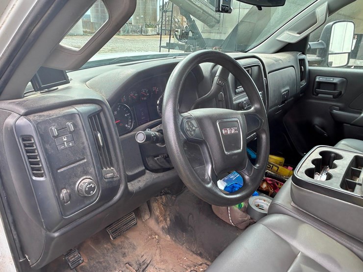 2015-gmc-3500hd-image-36