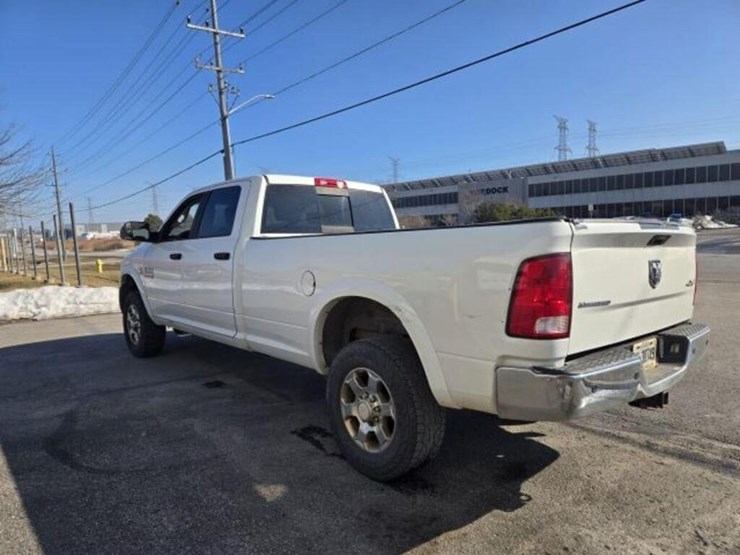 2018-dodge-2500-image-17