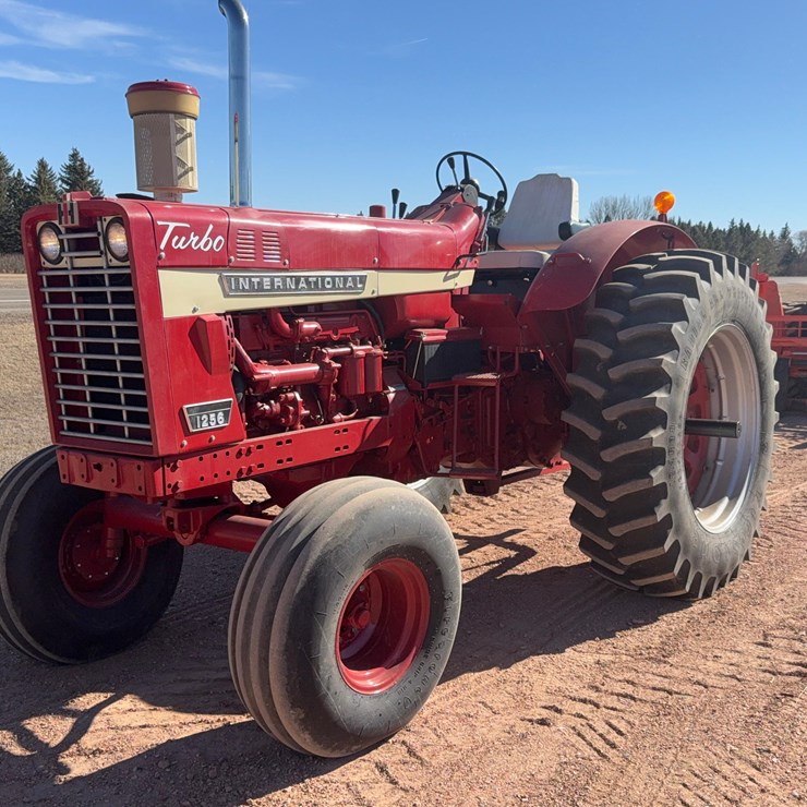 1967 INTERNATIONAL 1256