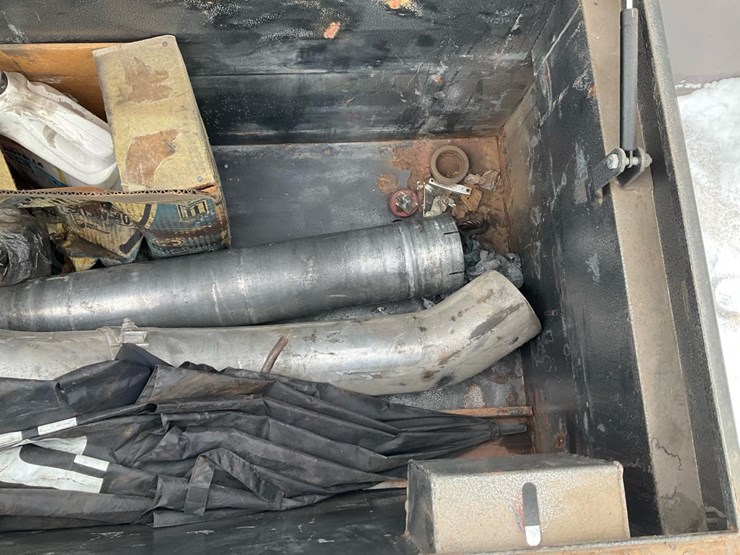 2005-freightliner-m2-106-image-35