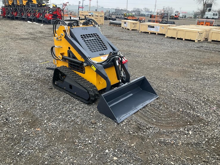 #1009-•-unused-2025-zjz-380-mini-skid-steer-loader-image-6