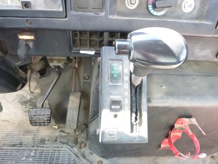 1995-international-4700-image-12