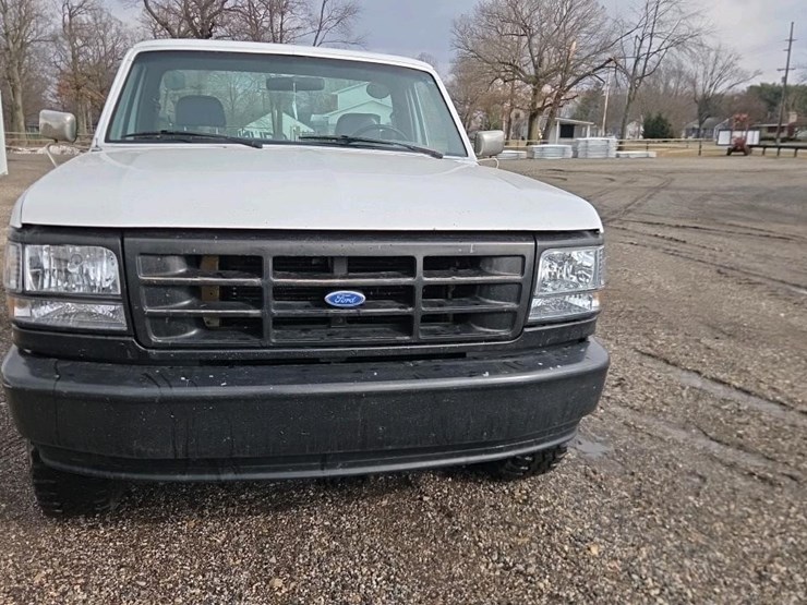 1995-ford-f150-xl-image-8