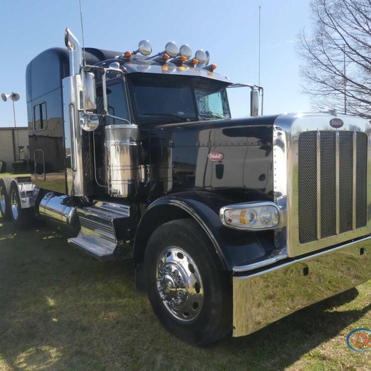 2022 PETERBILT 389