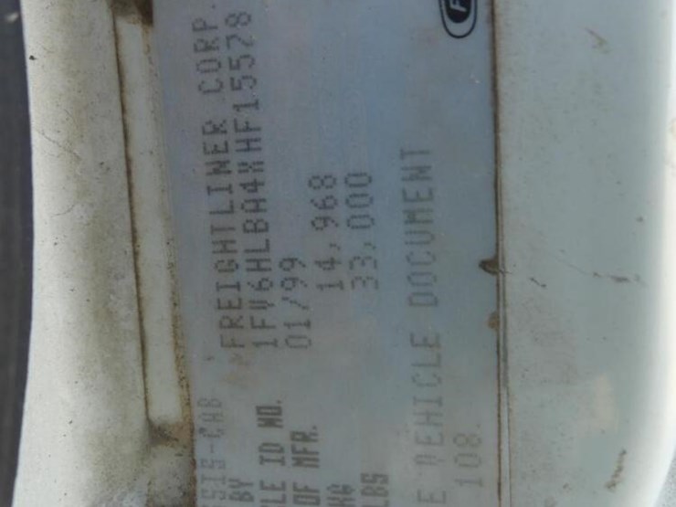 1999-freightliner-fl70-image-16