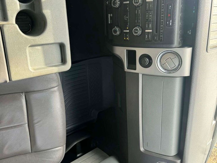 2012-ford-f150-xlt-image-9