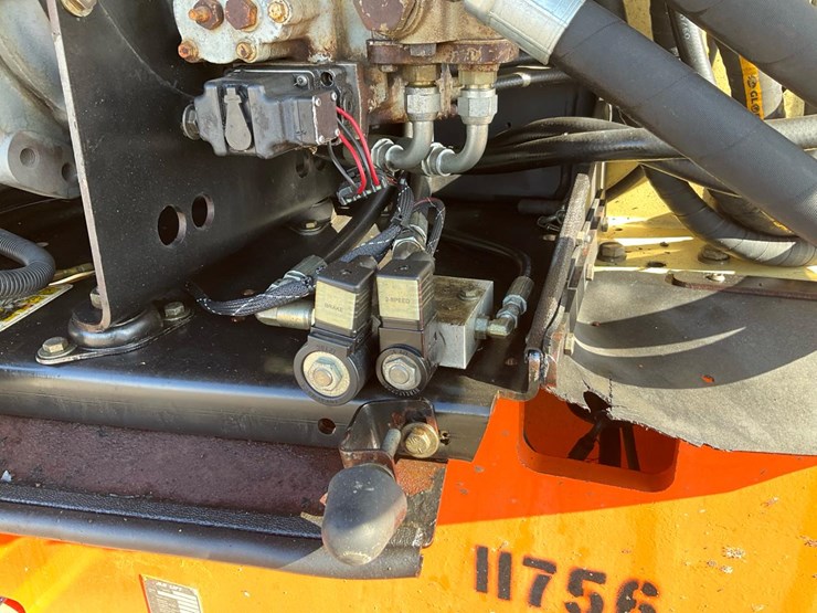 2004-jlg-600s-image-59