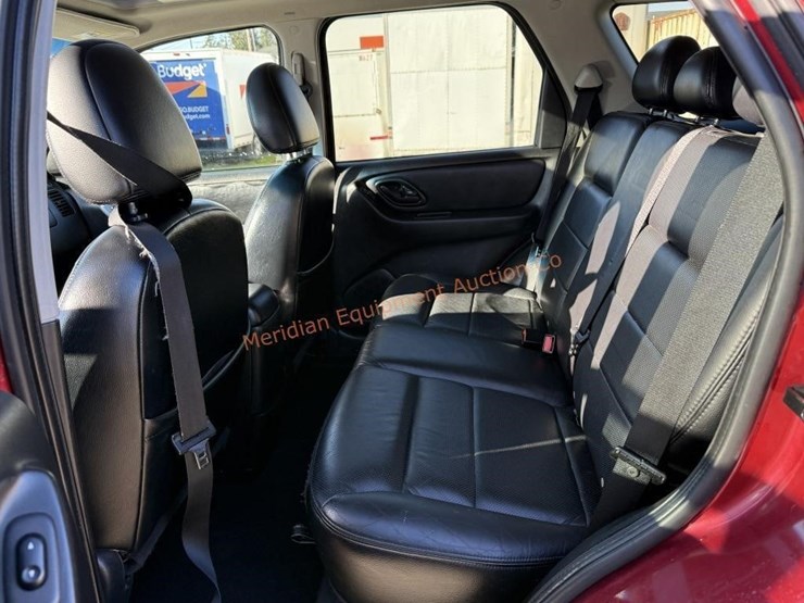 2005-ford-escape-image-24