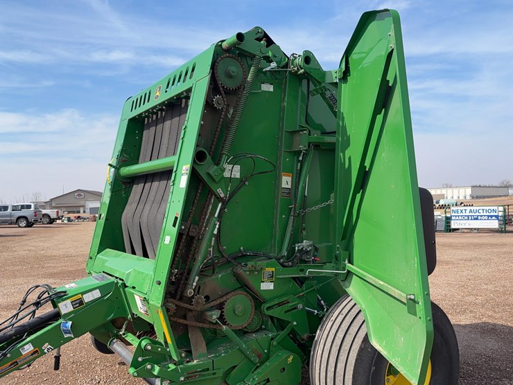 2021-john-deere-560r-image-10