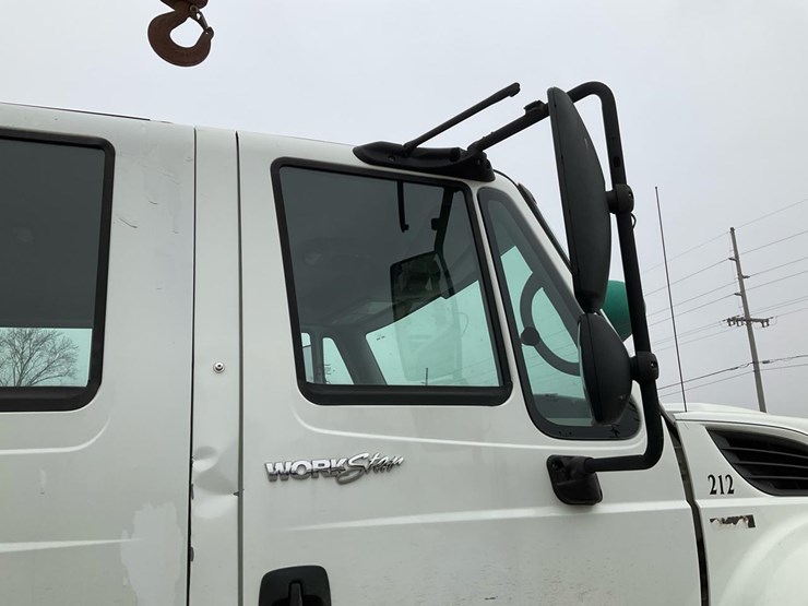 2014-international-7300-image-104