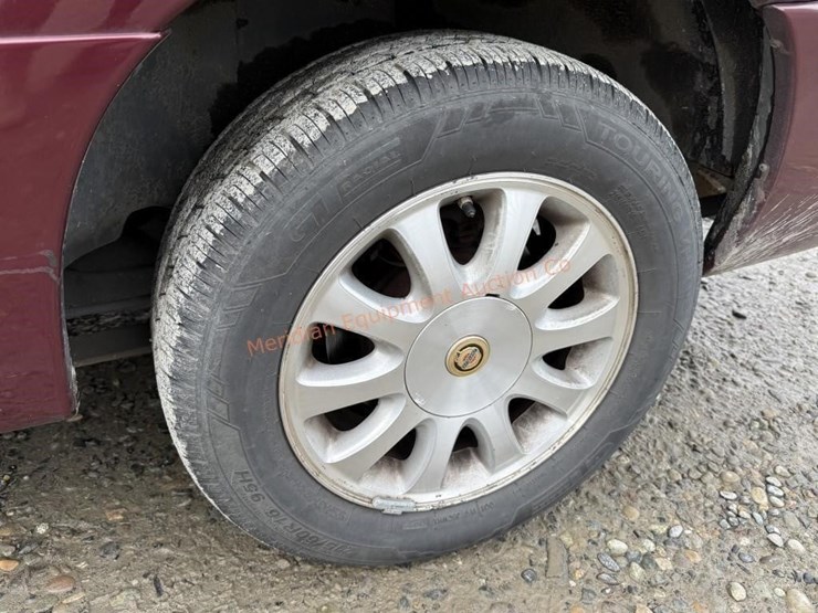 2002-chrysler-town-&-country-image-9