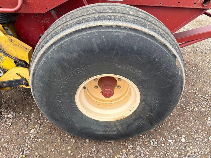 2010-new-holland-br7090-image-22