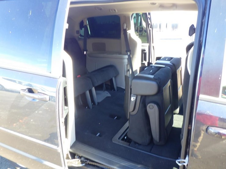 2014-dodge-grand-caravan-image-8