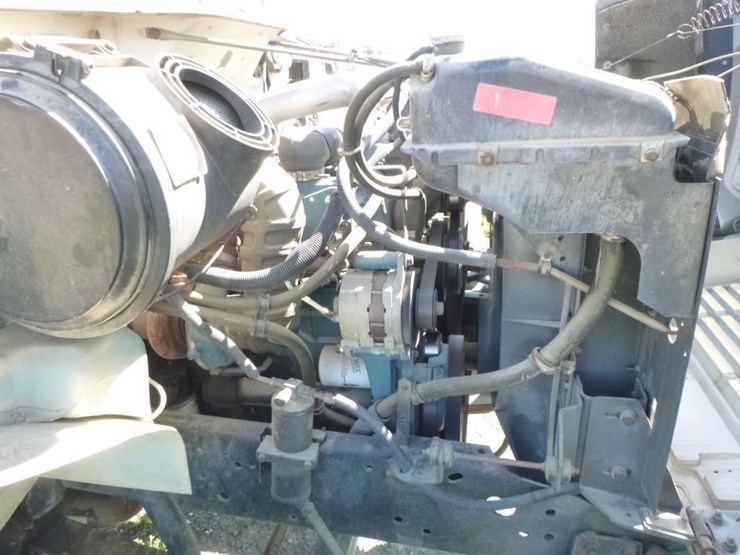 1995-international-4700-image-28