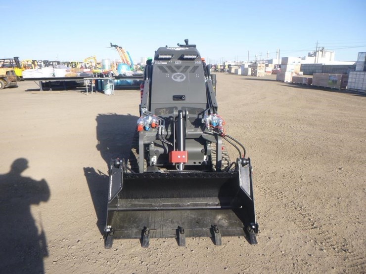 2025-kubota-d1703-image-6