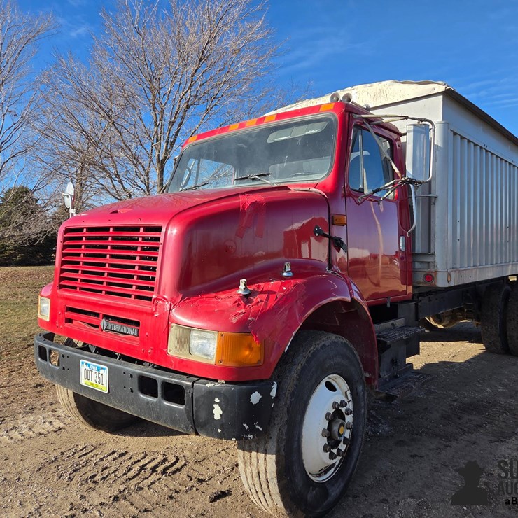 1994 INTERNATIONAL 8100