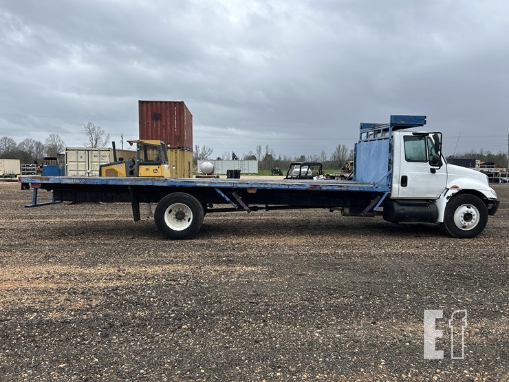 2004-international-4300-image-2