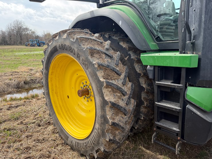 2023-john-deere-8r-310-image-10