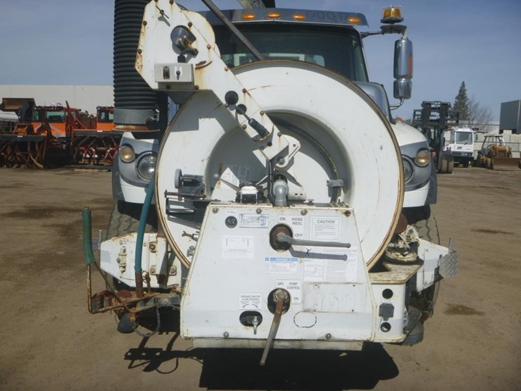 2013-international-7600-image-15