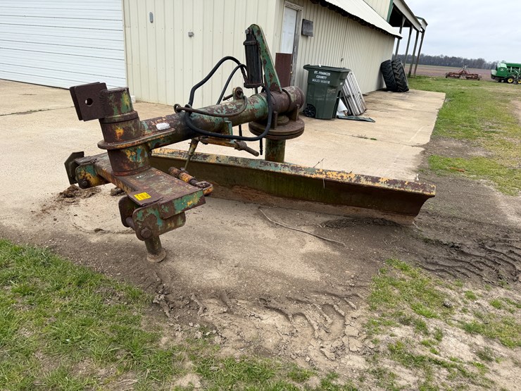 john-deere-8-image-1