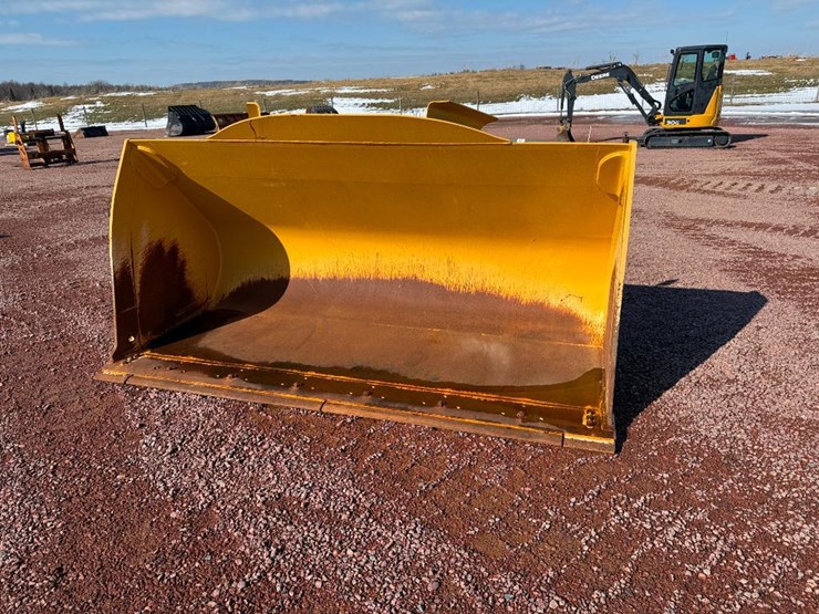 #413-•-lot-413-image-1