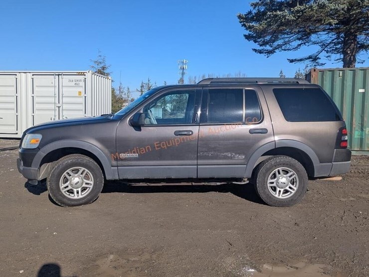 2006-ford-explorer-xlt-image-2